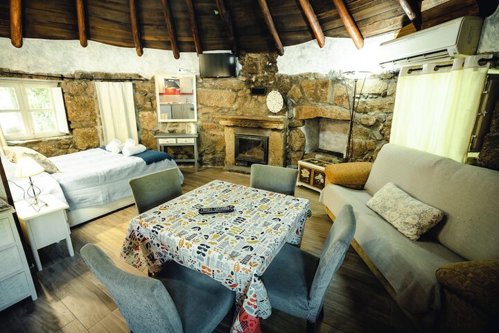 Room 3 of 89