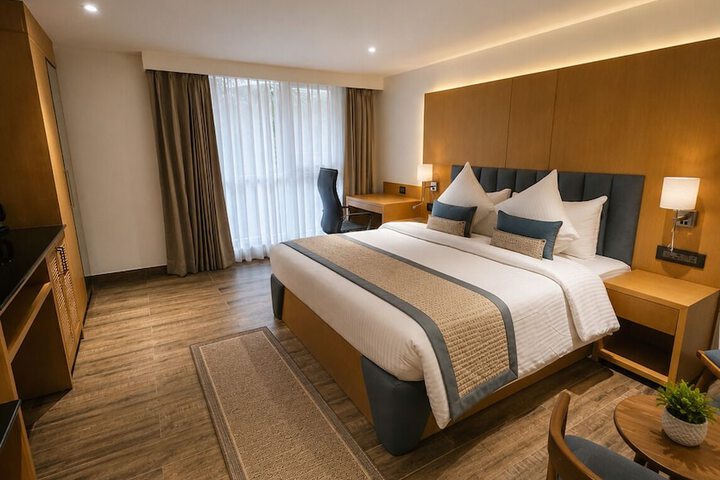 Room 6 of 18
