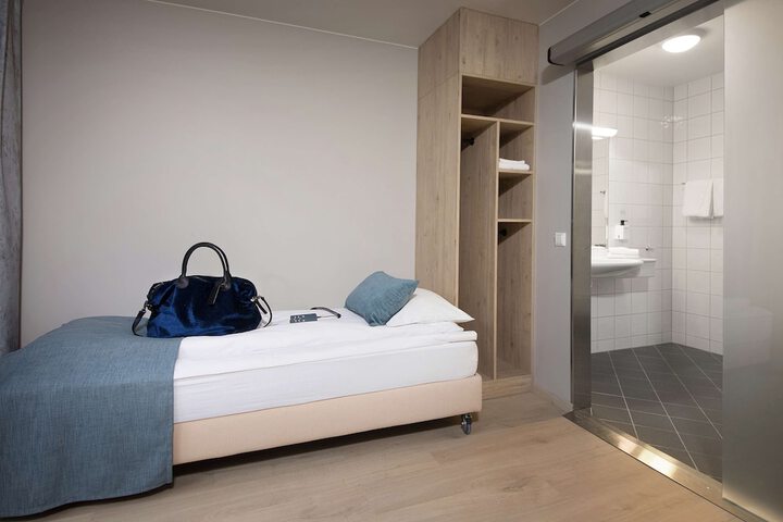 Room 12 of 39