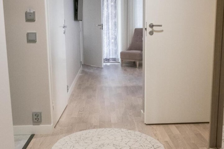 Room 7 of 33