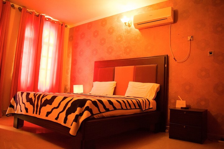 Room 6 of 97