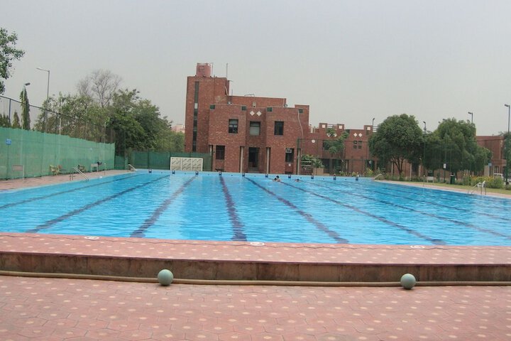 Pool 1 of 2