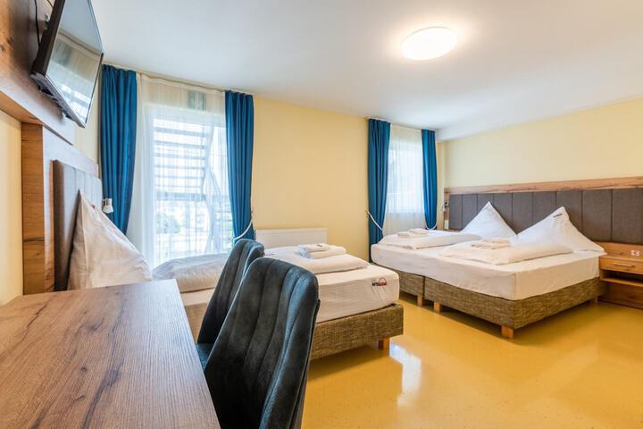 Room 5 of 22