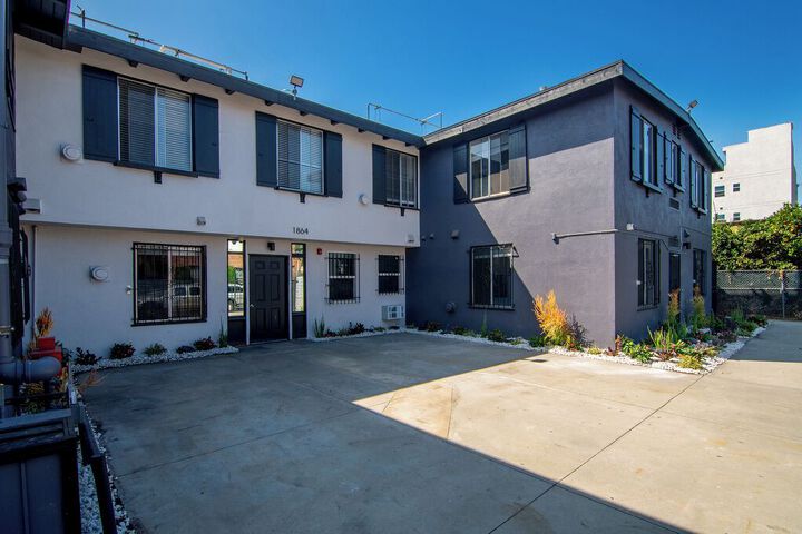Casas on Cordova Street in Los Angeles, CA