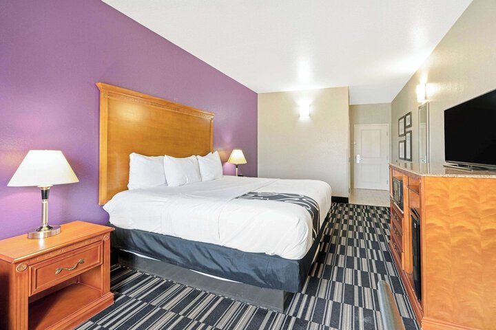 Room 18 of 38