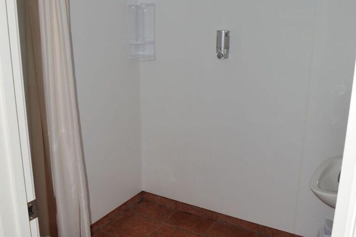 Room 32 of 51