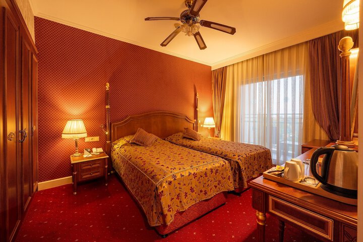 Room 53 of 321