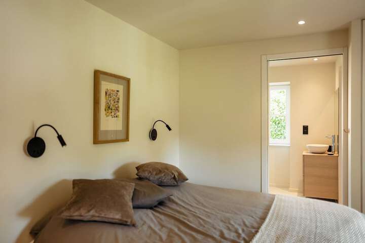 Room 2 of 21