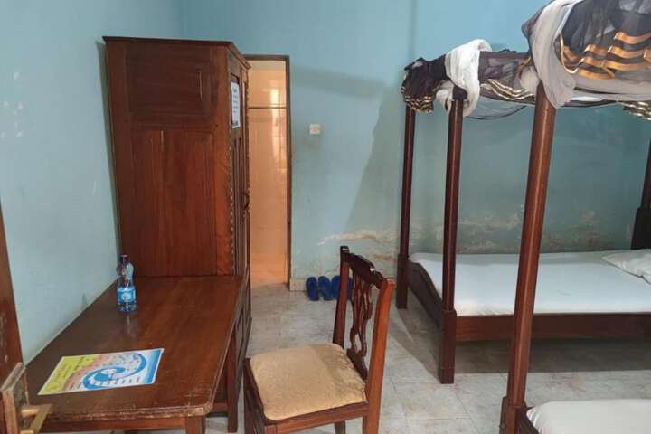 Room 12 of 38