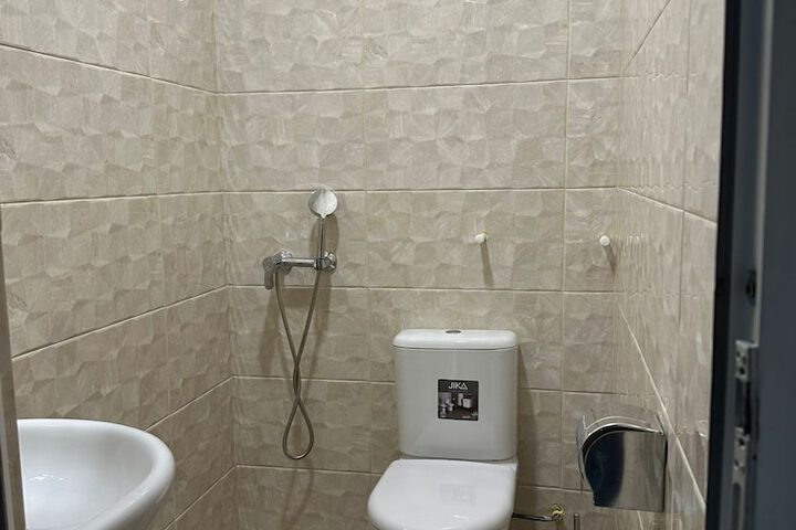 Room 13 of 28