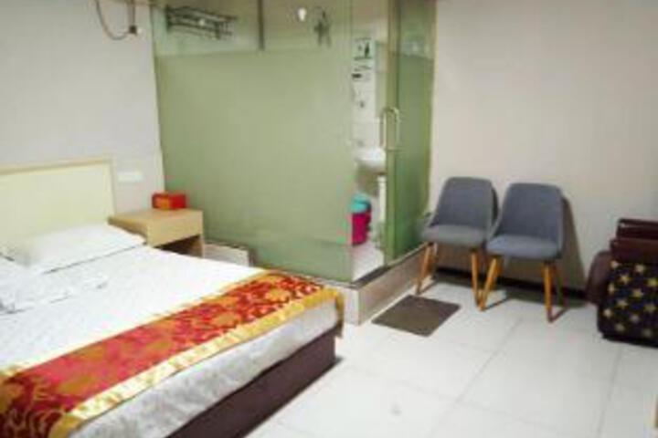 Room 4 of 6