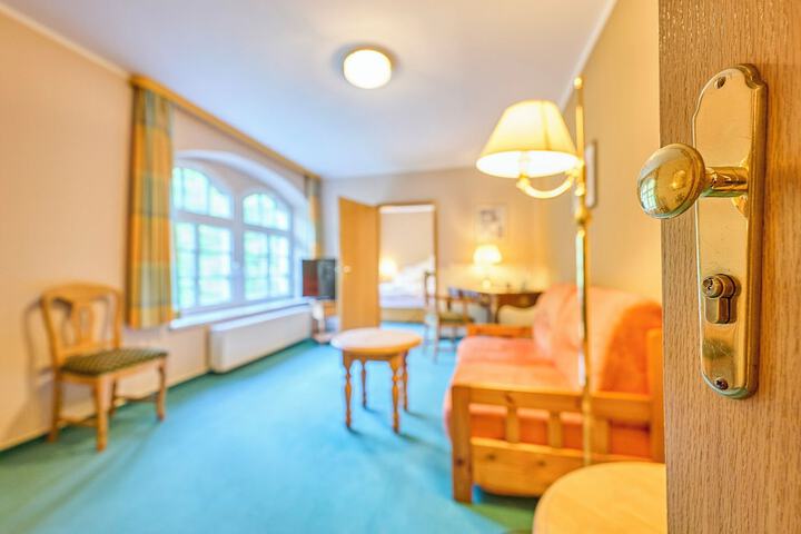 Room 6 of 17