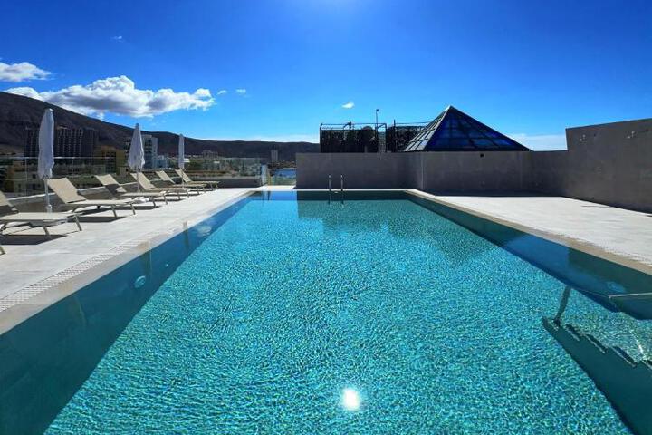 Hotel Pool
