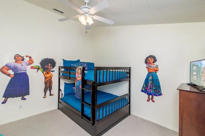 Room 2 of 28