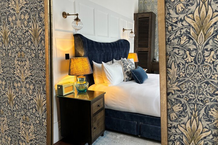 Room 30 of 90