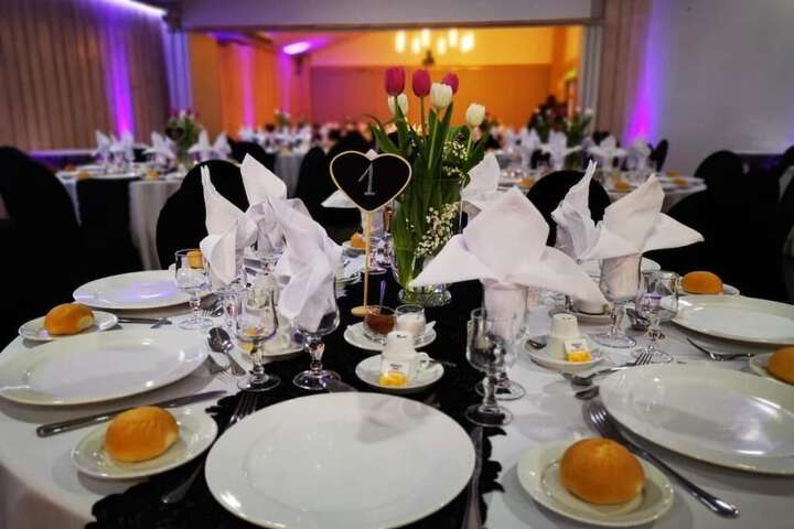 Ballroom/Hall 22 of 33