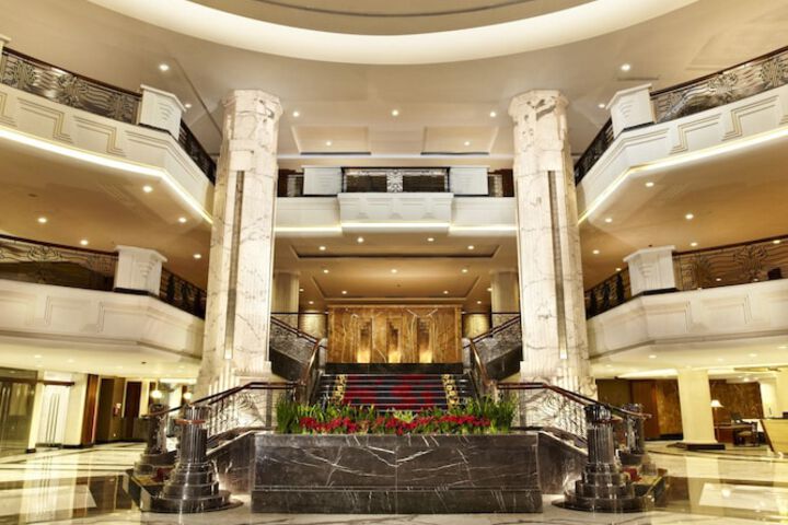 Entrance & Lobby