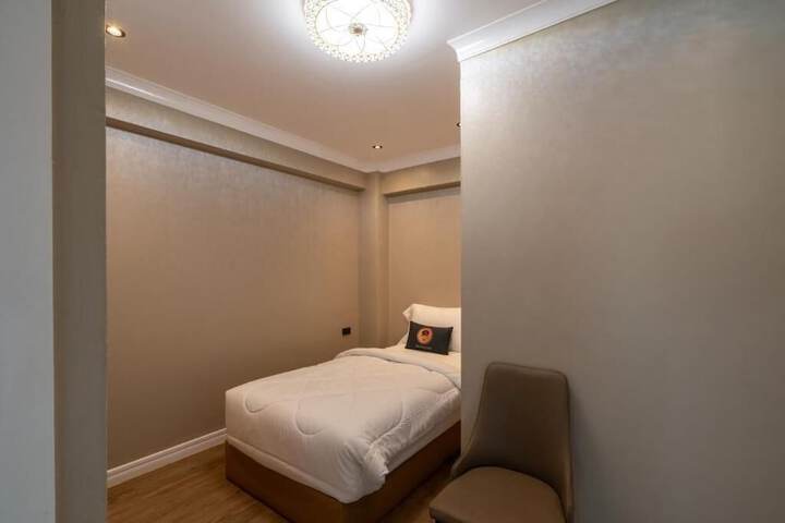 Room 10 of 40