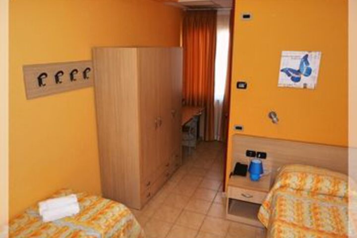Room 28 of 70