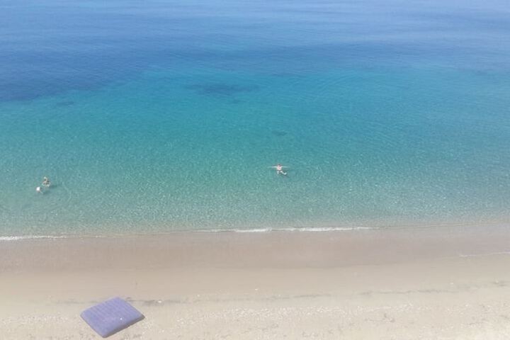 Beach 33 of 39