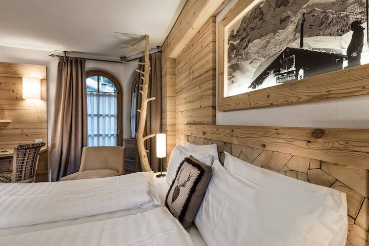 Room 27 of 110
