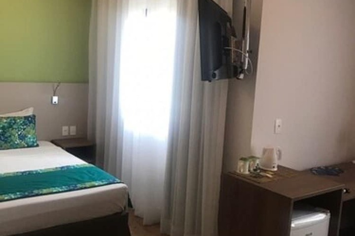 Room 14 of 40