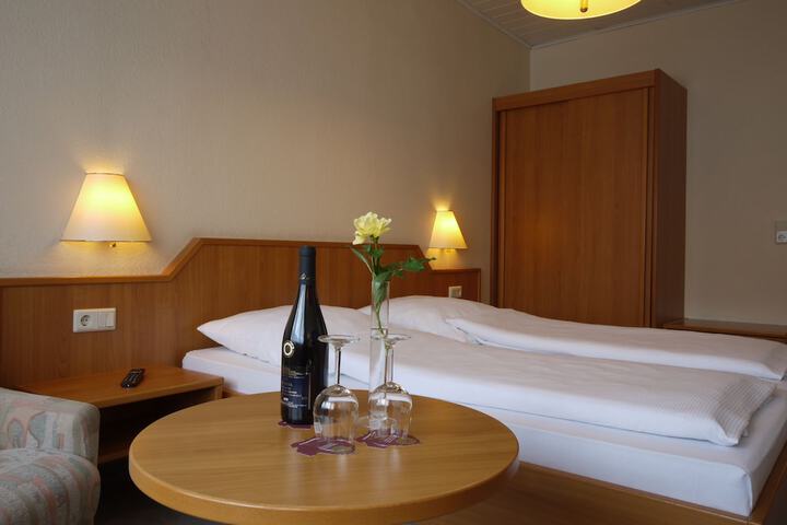 Room 10 of 37