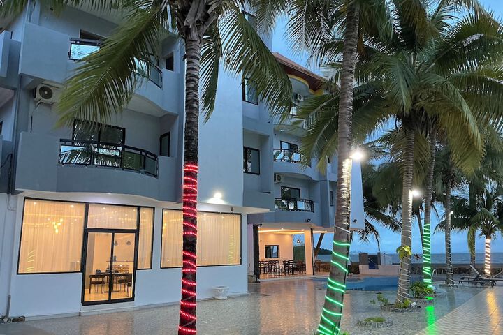 Hotel 76 of 80