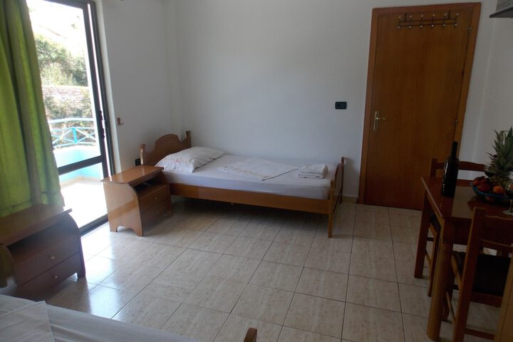 Room 13 of 63
