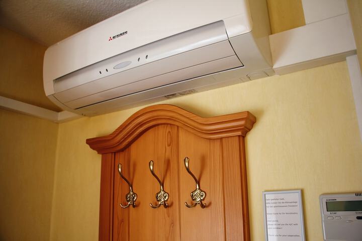 Room 14 of 30
