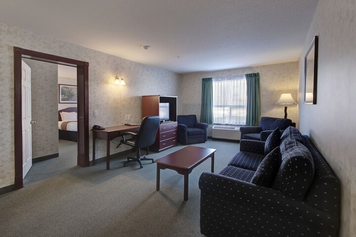 Room 6 of 12