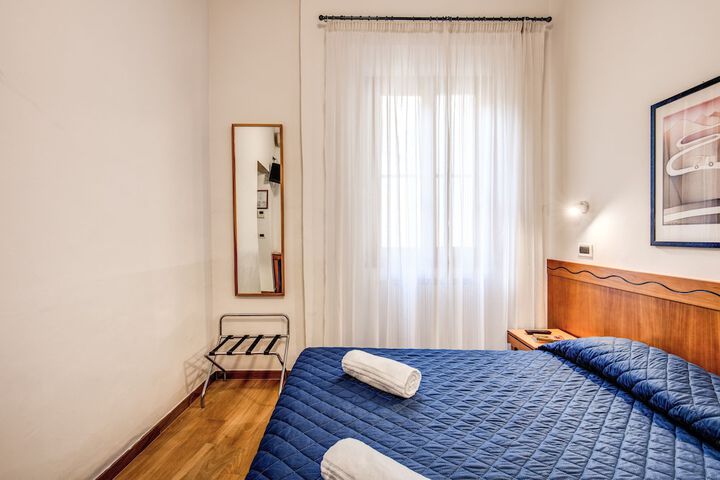 Room 13 of 21