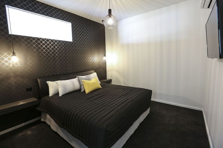 Room 8 of 71
