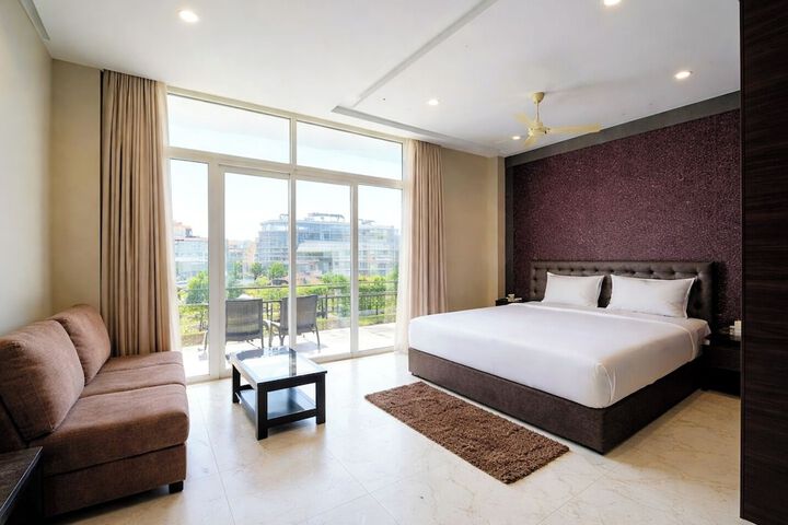 The Sea View Suites - Sea front Pool & Breakfast