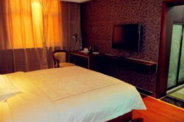 Room 7 of 8