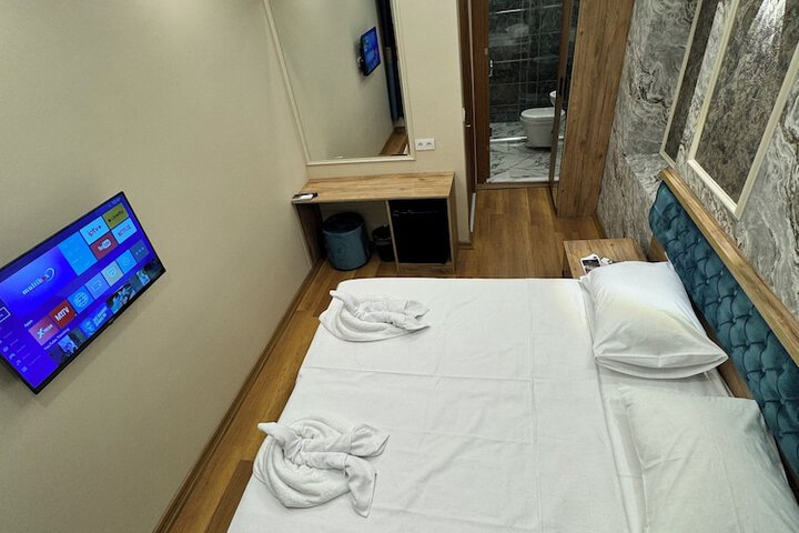 Room 16 of 72