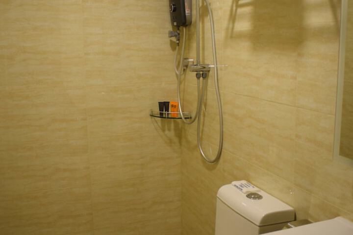 Room 18 of 37