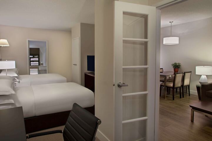 Standard Room, King or Two Doubles (5 of 18)