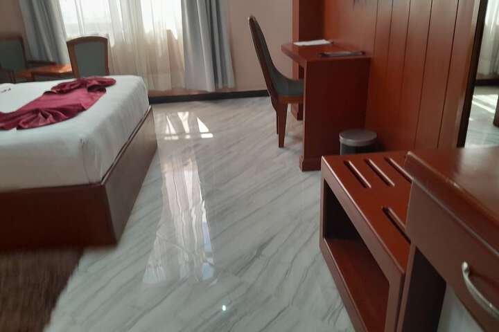 Room 45 of 119