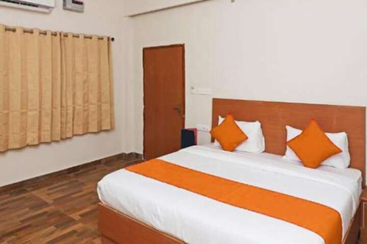 Room 4 of 18