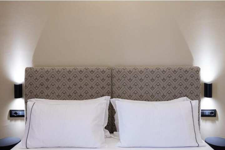 Room 6 of 17