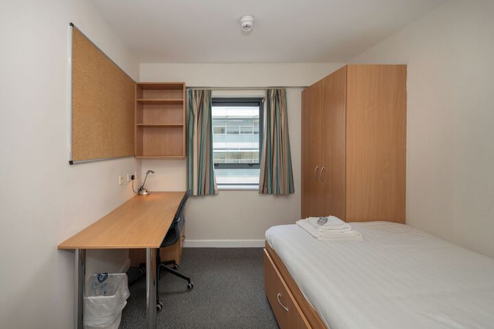 Room 7 of 31