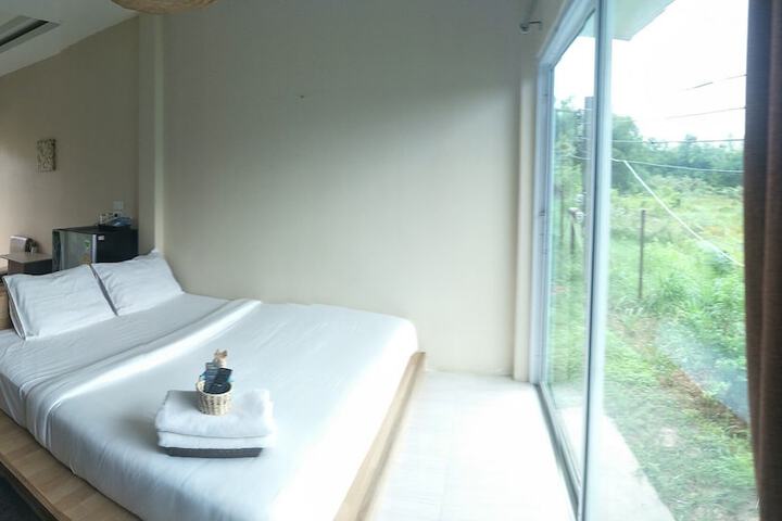 Room 32 of 59