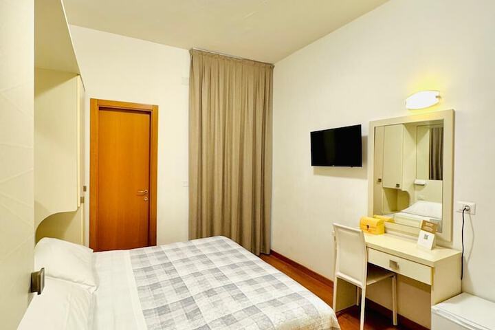 Room 42 of 139