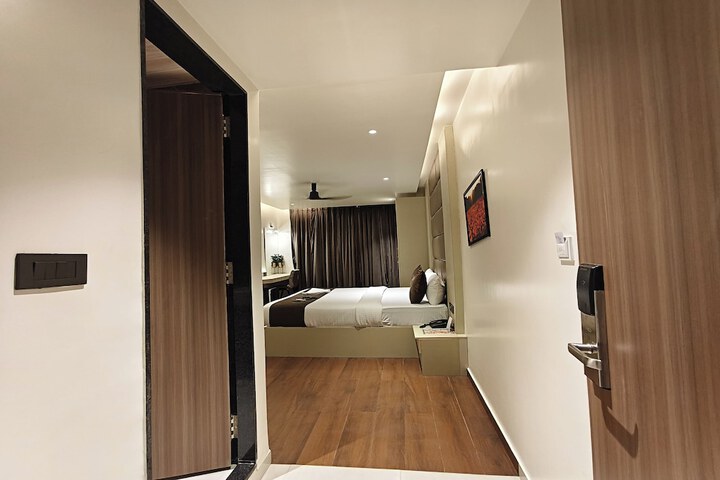 Room 30 of 90