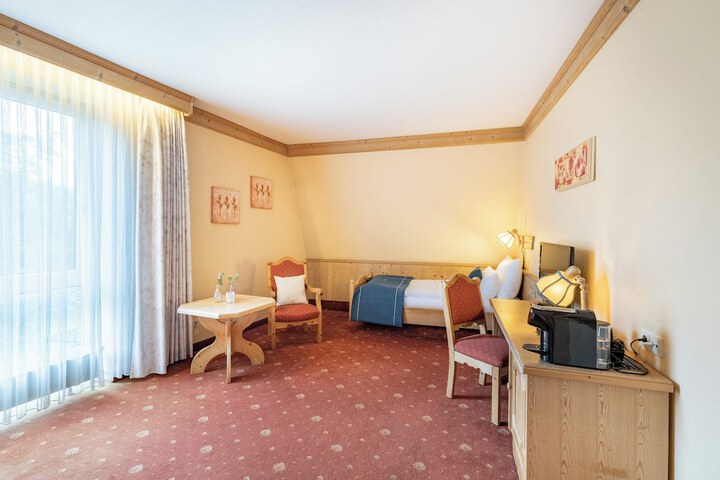 Room 11 of 77