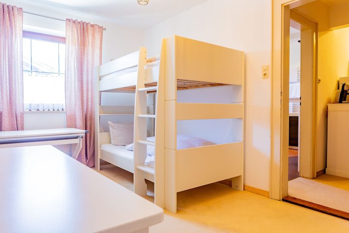 Room 5 of 75
