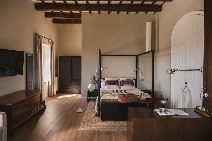 Room 44 of 73