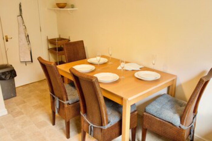 Room 5 of 18
