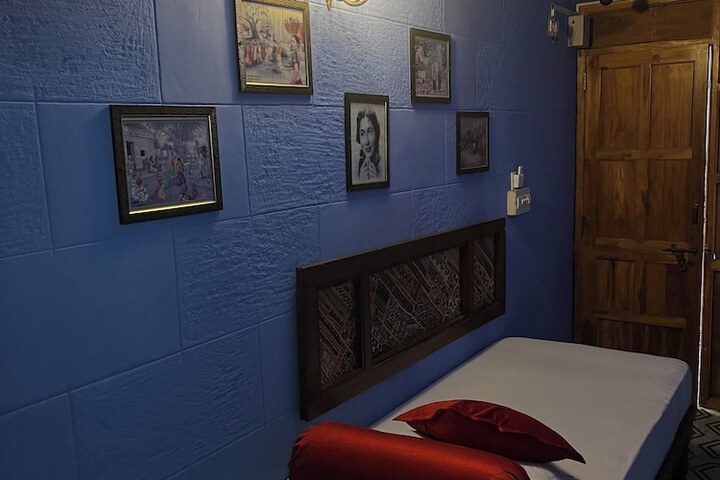 Room 13 of 73